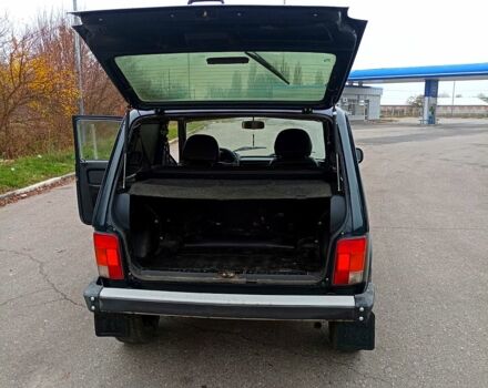 Зеленый ВАЗ Нива, объемом двигателя 1.7 л и пробегом 322 тыс. км за 3600 $, фото 5 на Automoto.ua