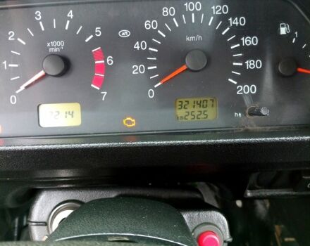 Зеленый ВАЗ Нива, объемом двигателя 1.7 л и пробегом 322 тыс. км за 3600 $, фото 4 на Automoto.ua