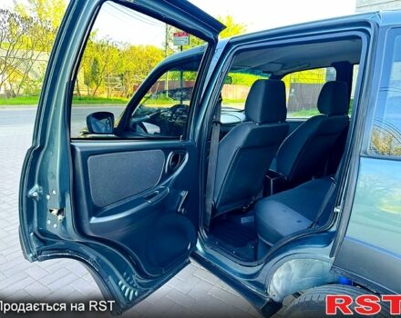 Зеленый ВАЗ Нива, объемом двигателя 1.7 л и пробегом 197 тыс. км за 4300 $, фото 2 на Automoto.ua