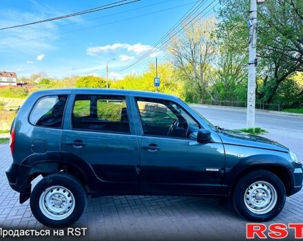 Зеленый ВАЗ Нива, объемом двигателя 1.7 л и пробегом 197 тыс. км за 4300 $, фото 8 на Automoto.ua