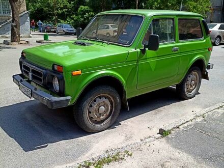Зеленый ВАЗ Нива, объемом двигателя 1.6 л и пробегом 111 тыс. км за 1500 $, фото 1 на Automoto.ua