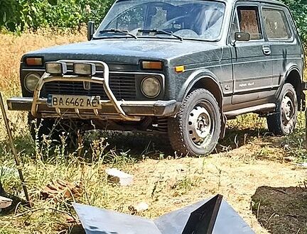Зелений ВАЗ Нива, об'ємом двигуна 16 л та пробігом 83 тис. км за 2000 $, фото 1 на Automoto.ua