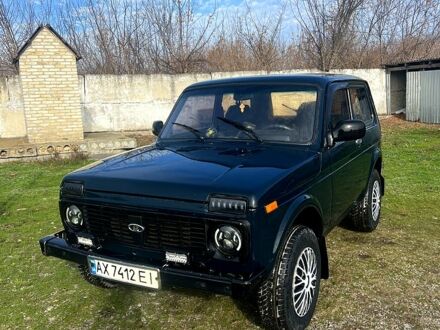 Зеленый ВАЗ Нива, объемом двигателя 1.7 л и пробегом 150 тыс. км за 2000 $, фото 1 на Automoto.ua