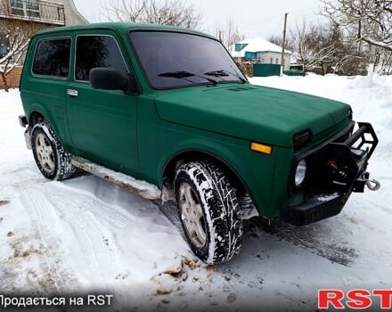 Зеленый ВАЗ Нива, объемом двигателя 1.7 л и пробегом 100 тыс. км за 3500 $, фото 1 на Automoto.ua