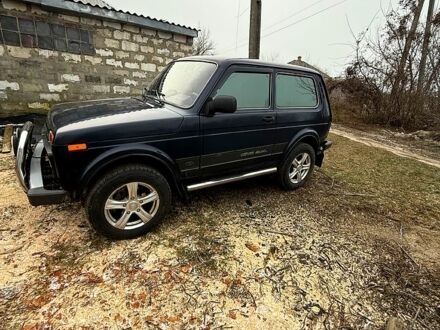 Зелений ВАЗ Нива, об'ємом двигуна 1.7 л та пробігом 180 тис. км за 3800 $, фото 1 на Automoto.ua
