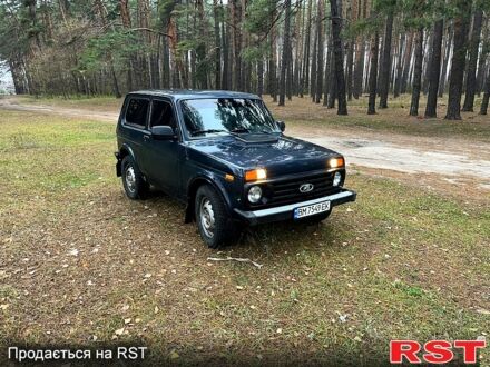 Зеленый ВАЗ Нива, объемом двигателя 1.7 л и пробегом 142 тыс. км за 3600 $, фото 1 на Automoto.ua