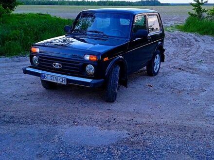 ВАЗ Нива 2017 у Ямполе на Automoto.ua Зелений ВАЗ Нива, об'ємом двигуна 1.7 л та пробігом 200 тис. км за 4500 $, фото 1 на Automoto.ua