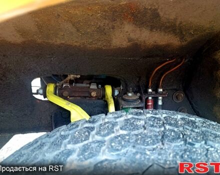 Помаранчевий ВАЗ Нива, об'ємом двигуна 1.5 л та пробігом 250 тис. км за 3800 $, фото 4 на Automoto.ua