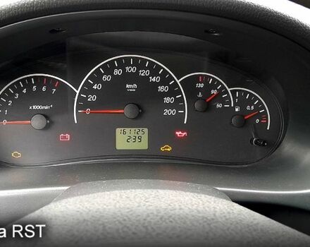 Белый ВАЗ Priora, объемом двигателя 1.6 л и пробегом 160 тыс. км за 2650 $, фото 5 на Automoto.ua