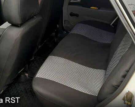 Белый ВАЗ Priora, объемом двигателя 1.6 л и пробегом 160 тыс. км за 2650 $, фото 6 на Automoto.ua