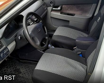 Белый ВАЗ Priora, объемом двигателя 1.6 л и пробегом 160 тыс. км за 2650 $, фото 4 на Automoto.ua