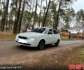 Белый ВАЗ Priora, объемом двигателя 16 л и пробегом 175 тыс. км за 3300 $, фото 1 на Automoto.ua