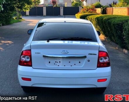 Білий ВАЗ Priora, об'ємом двигуна 1.6 л та пробігом 160 тис. км за 4450 $, фото 2 на Automoto.ua