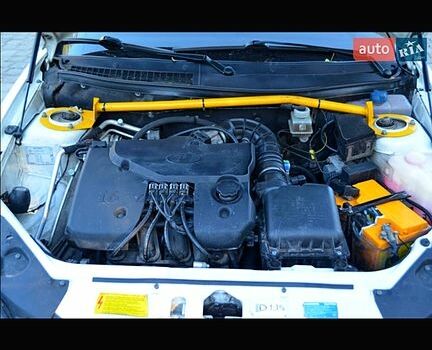 Белый ВАЗ Priora, объемом двигателя 1.6 л и пробегом 79 тыс. км за 4000 $, фото 7 на Automoto.ua