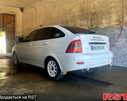 Белый ВАЗ Priora, объемом двигателя 1.6 л и пробегом 243 тыс. км за 3450 $, фото 3 на Automoto.ua