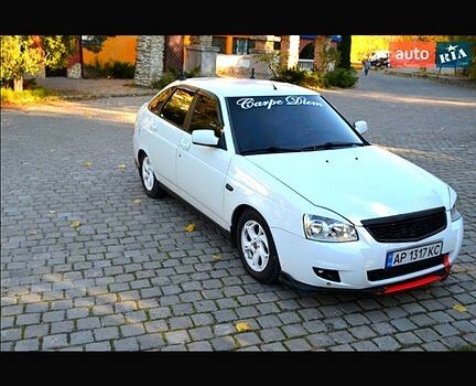 Белый ВАЗ Priora, объемом двигателя 1.6 л и пробегом 79 тыс. км за 4000 $, фото 6 на Automoto.ua