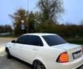 Белый ВАЗ Priora, объемом двигателя 1.6 л и пробегом 230 тыс. км за 4500 $, фото 2 на Automoto.ua