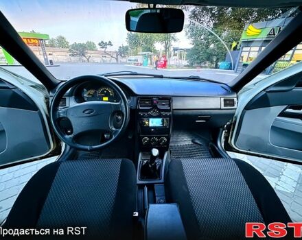 Білий ВАЗ Priora, об'ємом двигуна 1.6 л та пробігом 170 тис. км за 3850 $, фото 12 на Automoto.ua