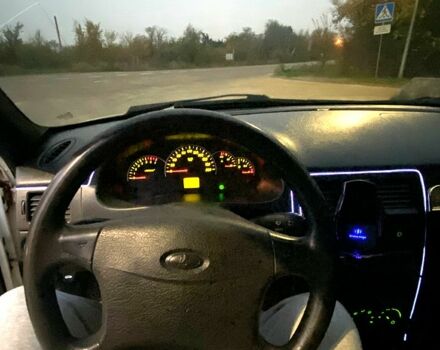 Белый ВАЗ Priora, объемом двигателя 1.6 л и пробегом 230 тыс. км за 4500 $, фото 7 на Automoto.ua