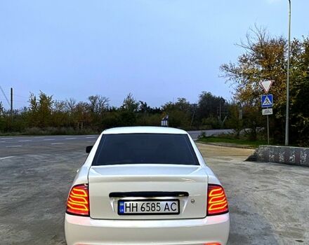 Белый ВАЗ Priora, объемом двигателя 1.6 л и пробегом 230 тыс. км за 4500 $, фото 3 на Automoto.ua