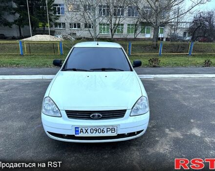 Белый ВАЗ Priora, объемом двигателя 1.6 л и пробегом 145 тыс. км за 3100 $, фото 2 на Automoto.ua