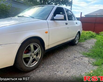 Білий ВАЗ Priora, об'ємом двигуна 1.6 л та пробігом 260 тис. км за 2500 $, фото 1 на Automoto.ua