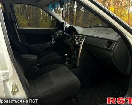 Белый ВАЗ Priora, объемом двигателя 1.6 л и пробегом 120 тыс. км за 6000 $, фото 10 на Automoto.ua