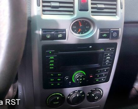 Білий ВАЗ Priora, об'ємом двигуна 1.6 л та пробігом 280 тис. км за 3500 $, фото 11 на Automoto.ua