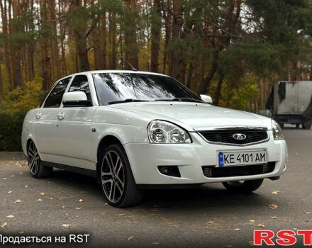 Белый ВАЗ Priora, объемом двигателя 1.6 л и пробегом 120 тыс. км за 6000 $, фото 2 на Automoto.ua