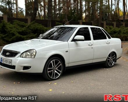 Белый ВАЗ Priora, объемом двигателя 1.6 л и пробегом 120 тыс. км за 6000 $, фото 3 на Automoto.ua