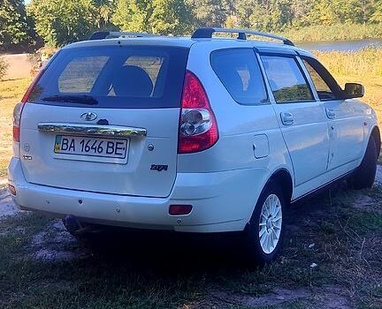 Белый ВАЗ Priora, объемом двигателя 1.6 л и пробегом 142 тыс. км за 2700 $, фото 3 на Automoto.ua