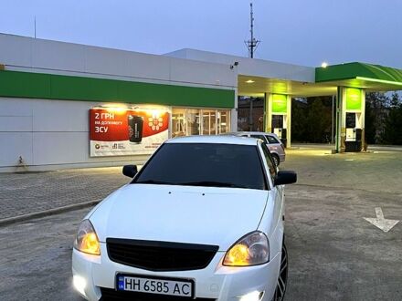 Белый ВАЗ Priora, объемом двигателя 1.6 л и пробегом 230 тыс. км за 4500 $, фото 1 на Automoto.ua