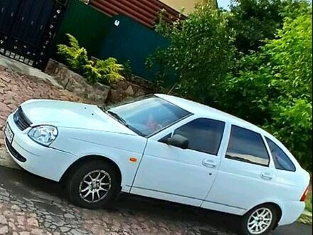 Белый ВАЗ Priora, объемом двигателя 1.6 л и пробегом 161 тыс. км за 2450 $, фото 1 на Automoto.ua