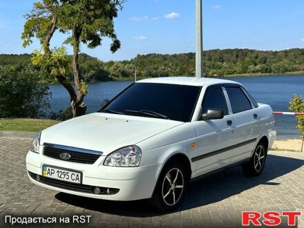 Білий ВАЗ Priora, об'ємом двигуна 1.6 л та пробігом 122 тис. км за 3200 $, фото 1 на Automoto.ua