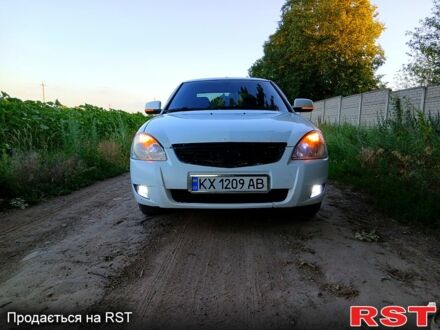 ВАЗ Priora 2011 в Валках на Automoto.ua Белый ВАЗ Priora, объемом двигателя 1.6 л и пробегом 160 тыс. км за 3300 $, фото 1 на Automoto.ua
