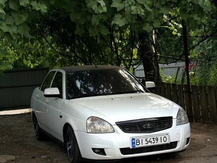 Белый ВАЗ Priora, объемом двигателя 1.6 л и пробегом 155 тыс. км за 5000 $, фото 1 на Automoto.ua