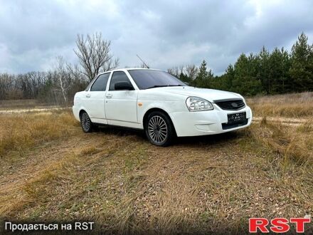ВАЗ Priora 2013 в Покровском на Automoto.ua Белый ВАЗ Priora, объемом двигателя 1.6 л и пробегом 165 тыс. км за 2700 $, фото 1 на Automoto.ua