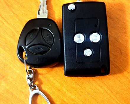 Чорний ВАЗ Priora, об'ємом двигуна 1.6 л та пробігом 132 тис. км за 3100 $, фото 6 на Automoto.ua