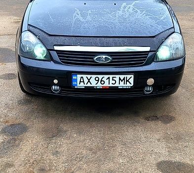 Черный ВАЗ Priora, объемом двигателя 1.6 л и пробегом 192 тыс. км за 2700 $, фото 4 на Automoto.ua