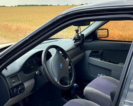 Черный ВАЗ Priora, объемом двигателя 1.6 л и пробегом 200 тыс. км за 2700 $, фото 3 на Automoto.ua