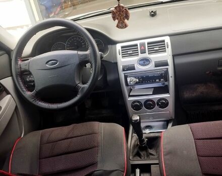 Черный ВАЗ Priora, объемом двигателя 1.6 л и пробегом 161 тыс. км за 2000 $, фото 4 на Automoto.ua