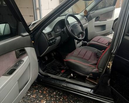 Черный ВАЗ Priora, объемом двигателя 1.6 л и пробегом 161 тыс. км за 2000 $, фото 9 на Automoto.ua