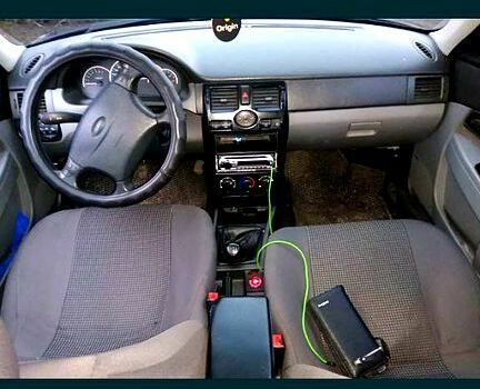 Черный ВАЗ Priora, объемом двигателя 1.6 л и пробегом 235 тыс. км за 2200 $, фото 4 на Automoto.ua