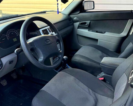 Черный ВАЗ Priora, объемом двигателя 1.6 л и пробегом 165 тыс. км за 2100 $, фото 4 на Automoto.ua