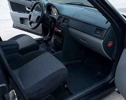 Черный ВАЗ Priora, объемом двигателя 1.6 л и пробегом 190 тыс. км за 3100 $, фото 11 на Automoto.ua