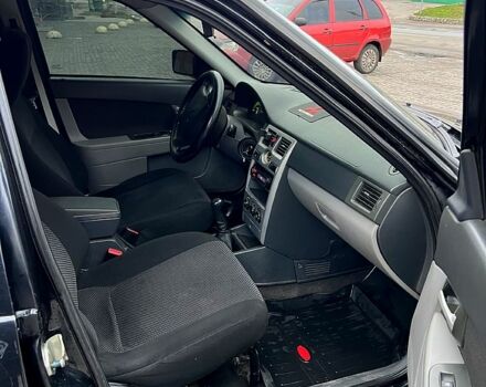 Чорний ВАЗ Priora, об'ємом двигуна 1.6 л та пробігом 156 тис. км за 2300 $, фото 11 на Automoto.ua