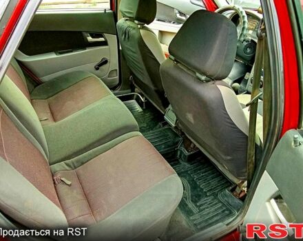 Червоний ВАЗ Priora, об'ємом двигуна 1.6 л та пробігом 180 тис. км за 1550 $, фото 4 на Automoto.ua