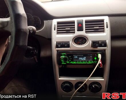 Красный ВАЗ Priora, объемом двигателя 1.6 л и пробегом 60 тыс. км за 3100 $, фото 10 на Automoto.ua