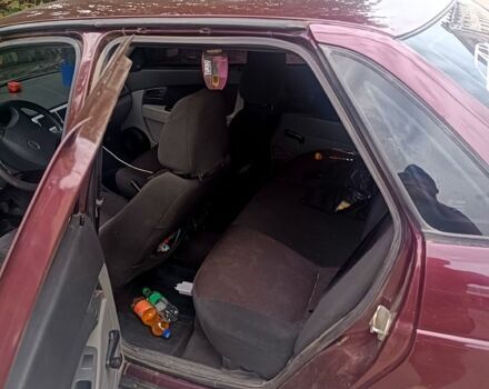 Красный ВАЗ Priora, объемом двигателя 1.6 л и пробегом 200 тыс. км за 2500 $, фото 7 на Automoto.ua