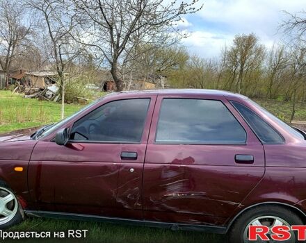 Красный ВАЗ Priora, объемом двигателя 1.6 л и пробегом 177 тыс. км за 2000 $, фото 4 на Automoto.ua